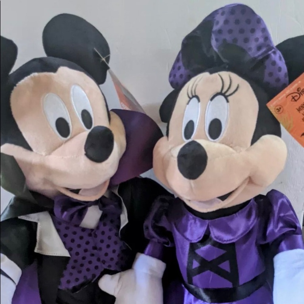 Mickey and Minnie halloween greeter set